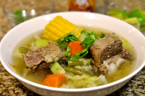 caldo-de-res-con-verduras