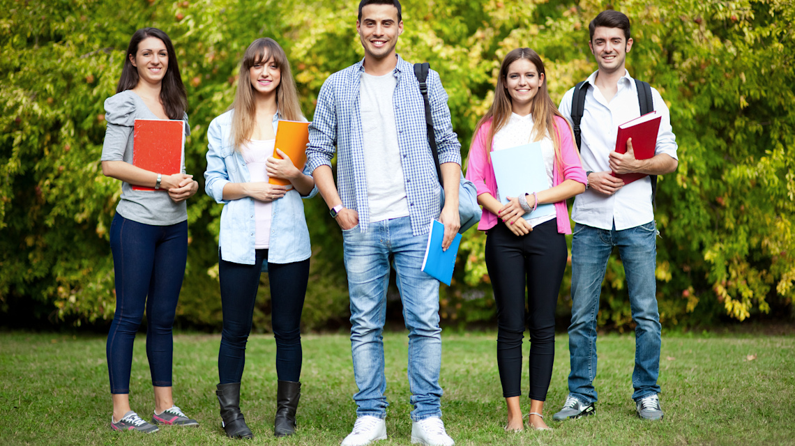 Fotolia 157104139 => Personal, Young Professionals, Studenten, Berufseinsteiger, Auszubildende, Trainees