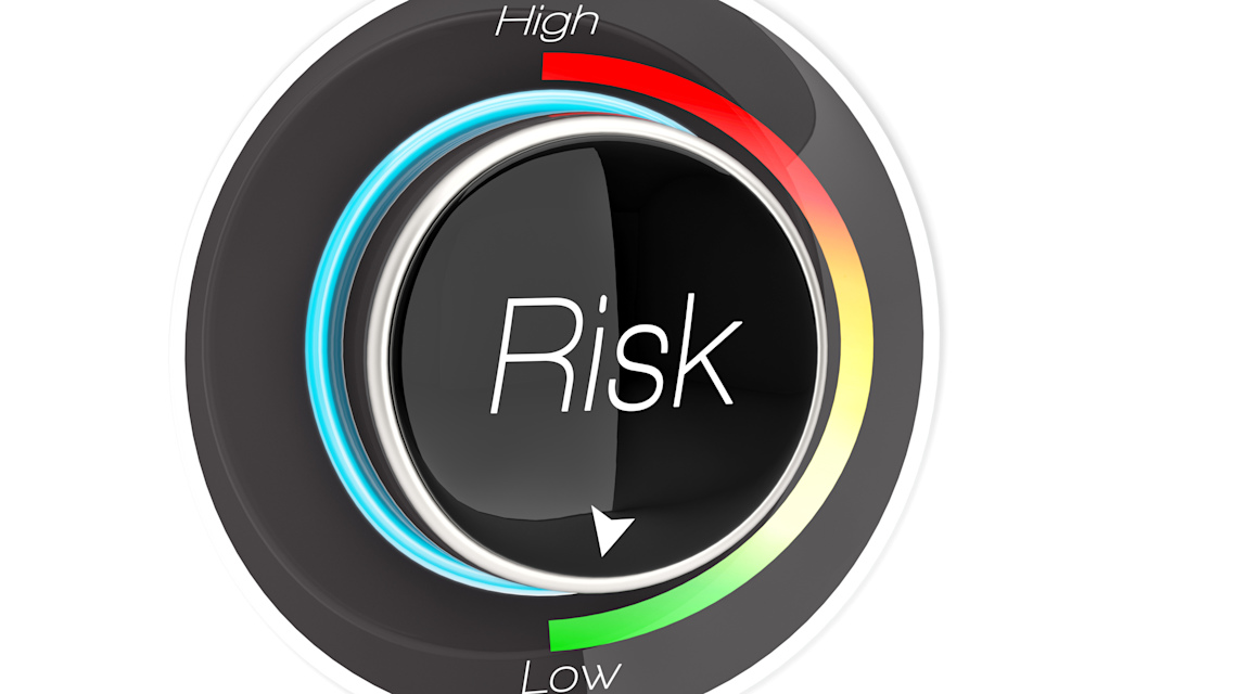 iStock 590038906 => Risikomanagement, Risiko, Risikosteuerung, Krise, Zahlen, Statistik, Controlling,