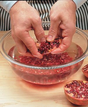 Tips-How-to-Remove-Pomegranate-Seeds