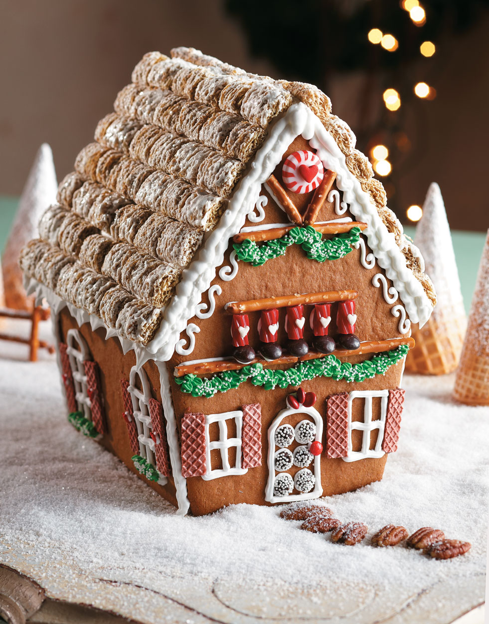 festive-gingerbread-house-roberts-bakery