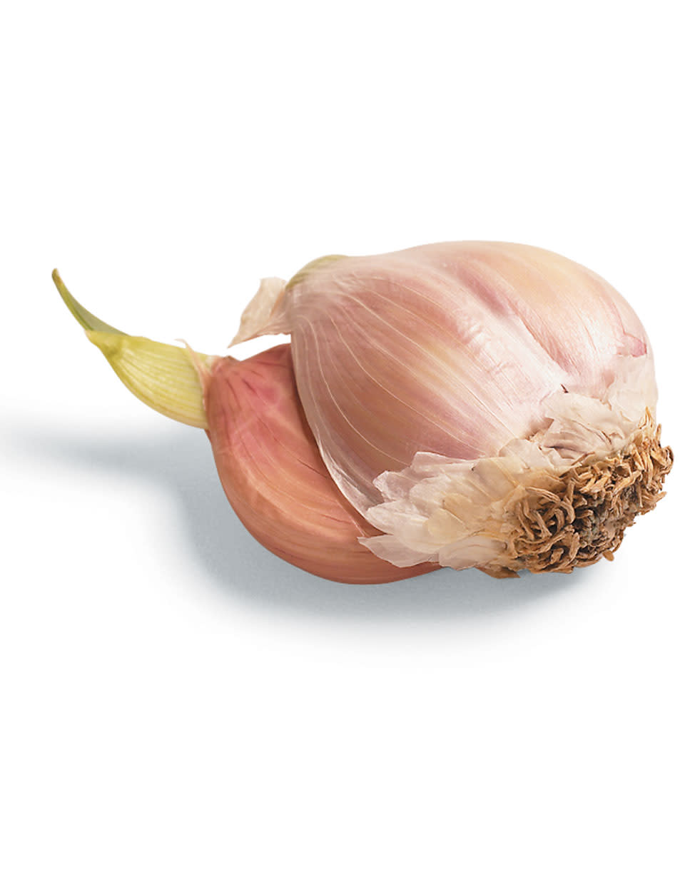 Tips-Remove-Germ-from-Garlic-to-Improve-Flavor