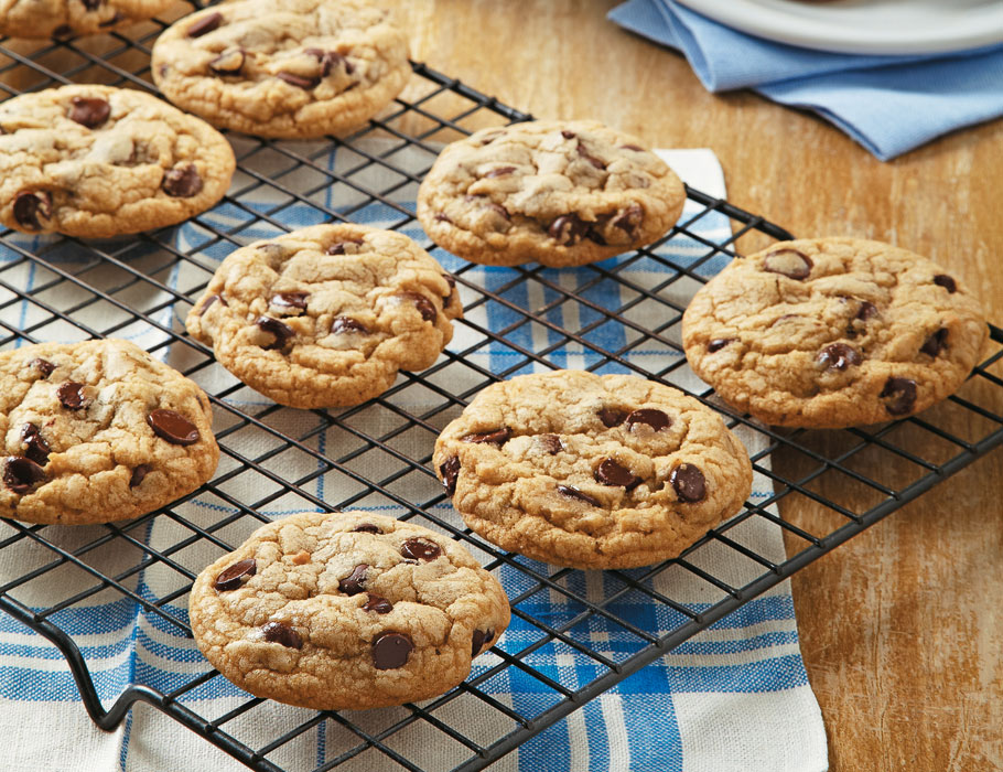 Article-Secrets-of-the-Best-Chocolate-Chip-Cookies-Lead