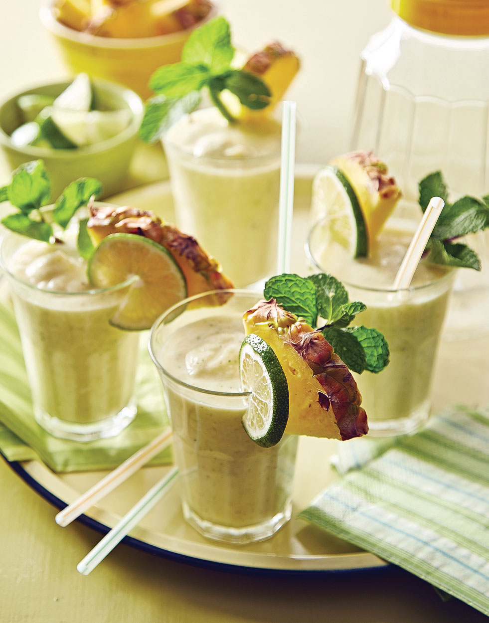 Pineapple Smoothies with Banana & Lime