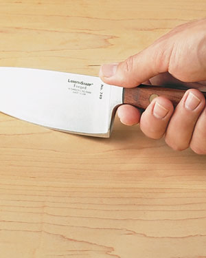 Article-How-to-Choose-a-Chefs-Knife-Step4