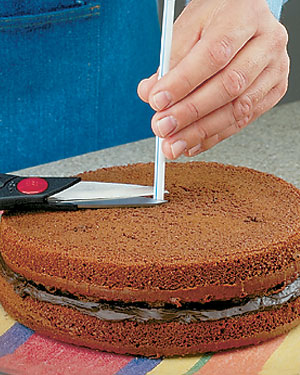 Tips-An-Easy-Way-to-Stabilize-Layer-Cake