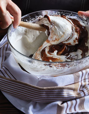 Dark-&-White-Chocolate-Cream-Pie-Step3
