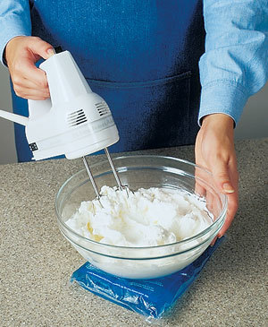 Tips-Ways-to-Keep-Cream-Cold-When-Whipping2