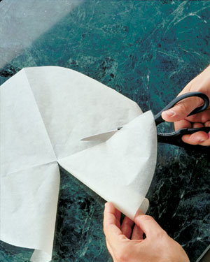 Tips-How-to-Make-a-Piping-Bag-Out-of-Parchment3