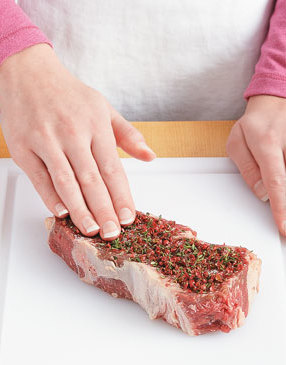Strip-Steak-with-Pink-Peppercorns-Thyme-Step2