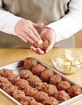 Pizza-Meatballs-with-Smoky-Cheese-Step2