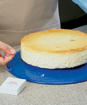 Tips-How-to-Cut-Perfect-Cheesecake-Slices-with-Floss