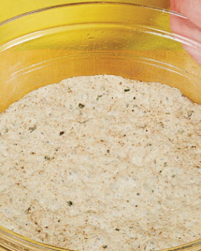 No-Knead-Whole-Wheat-Bread-with-Black-Pepper-and-Herbs-Step1
