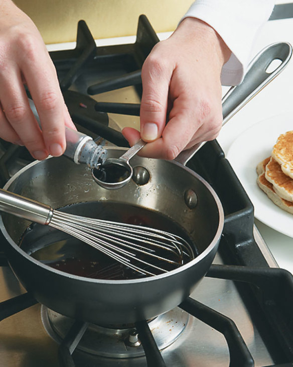 How to Make Homemade Pancake Syrup