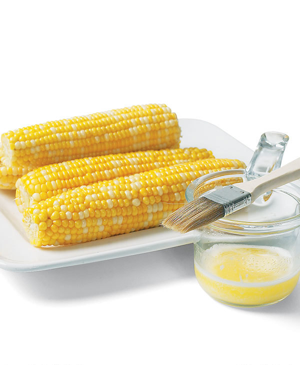 How to Easily Butter Sweet Corn