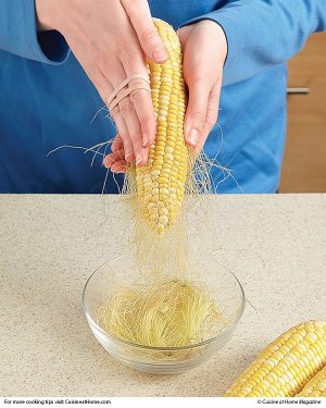How to Remove Silk From Corn