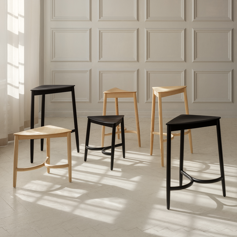 Tripot Stools & Poufs undefined