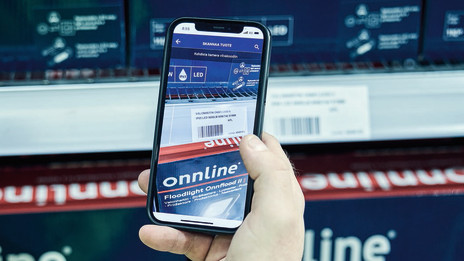 OnniApp-sovellus myymälässä asioinnin avuksi