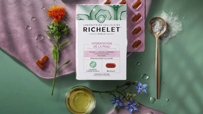 RICHELET Hydratation de la Peau carton, blister and capsules, with the flower and oil of the safflower and borage flowers.