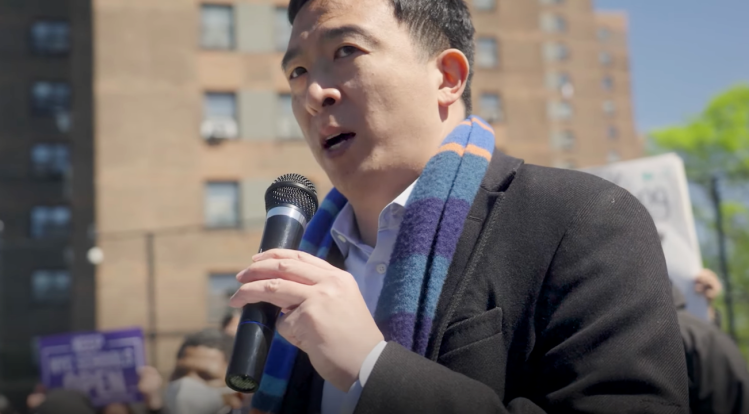 Andrew Yang rallies with Parents to open NYC schools - video thumbnail