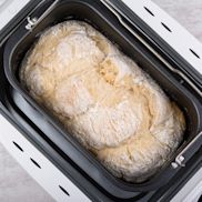 Brood bakken in de broodbakmachine