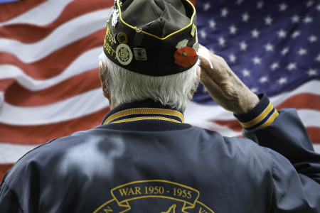 veteran-saluting