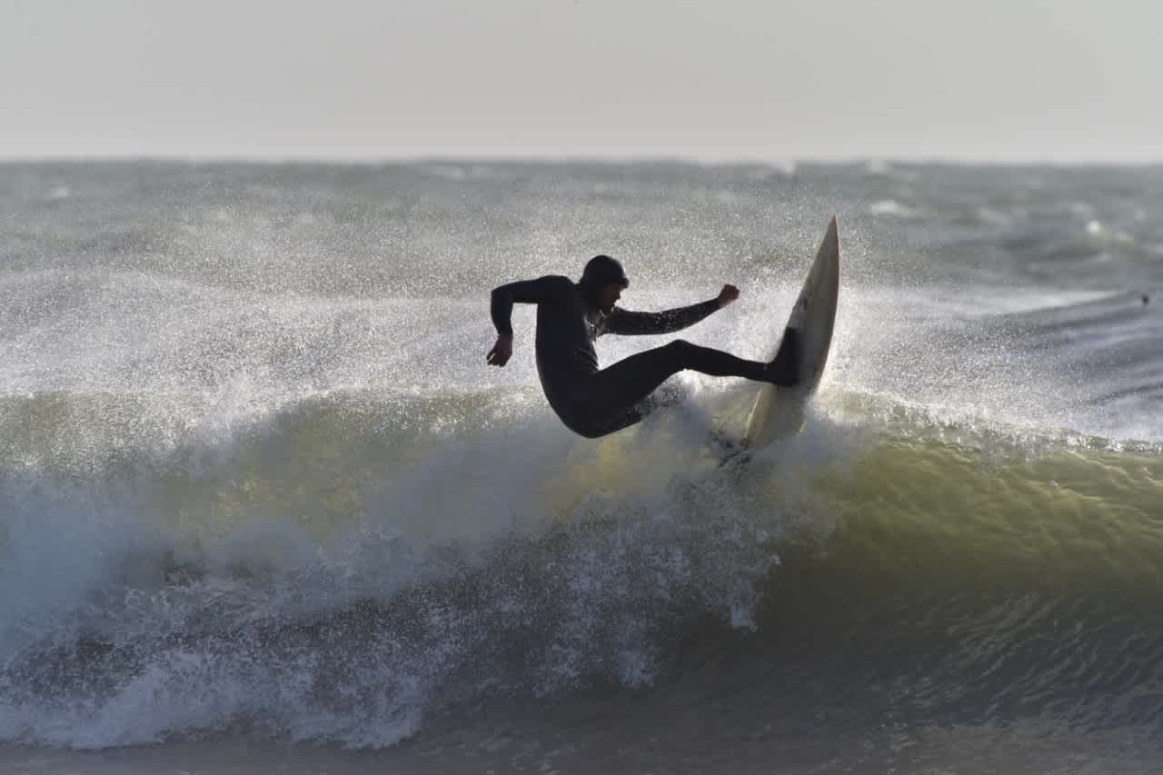 Dan Surf 2