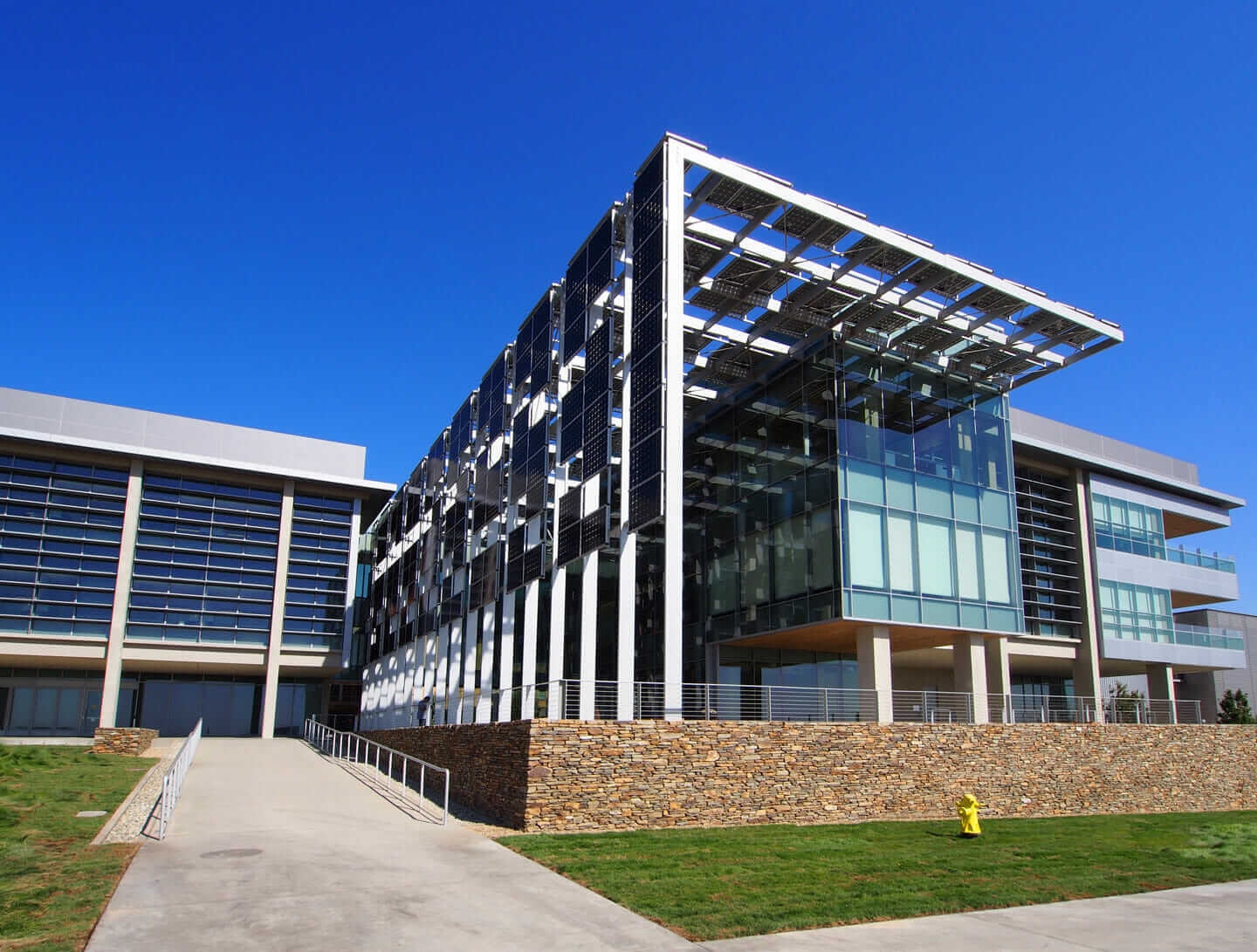 Structural detailing on the UC Merced Science and Engineering 2 building.