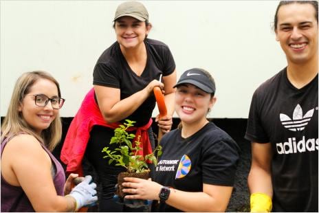 We build a bridge between philanthropy and business Image