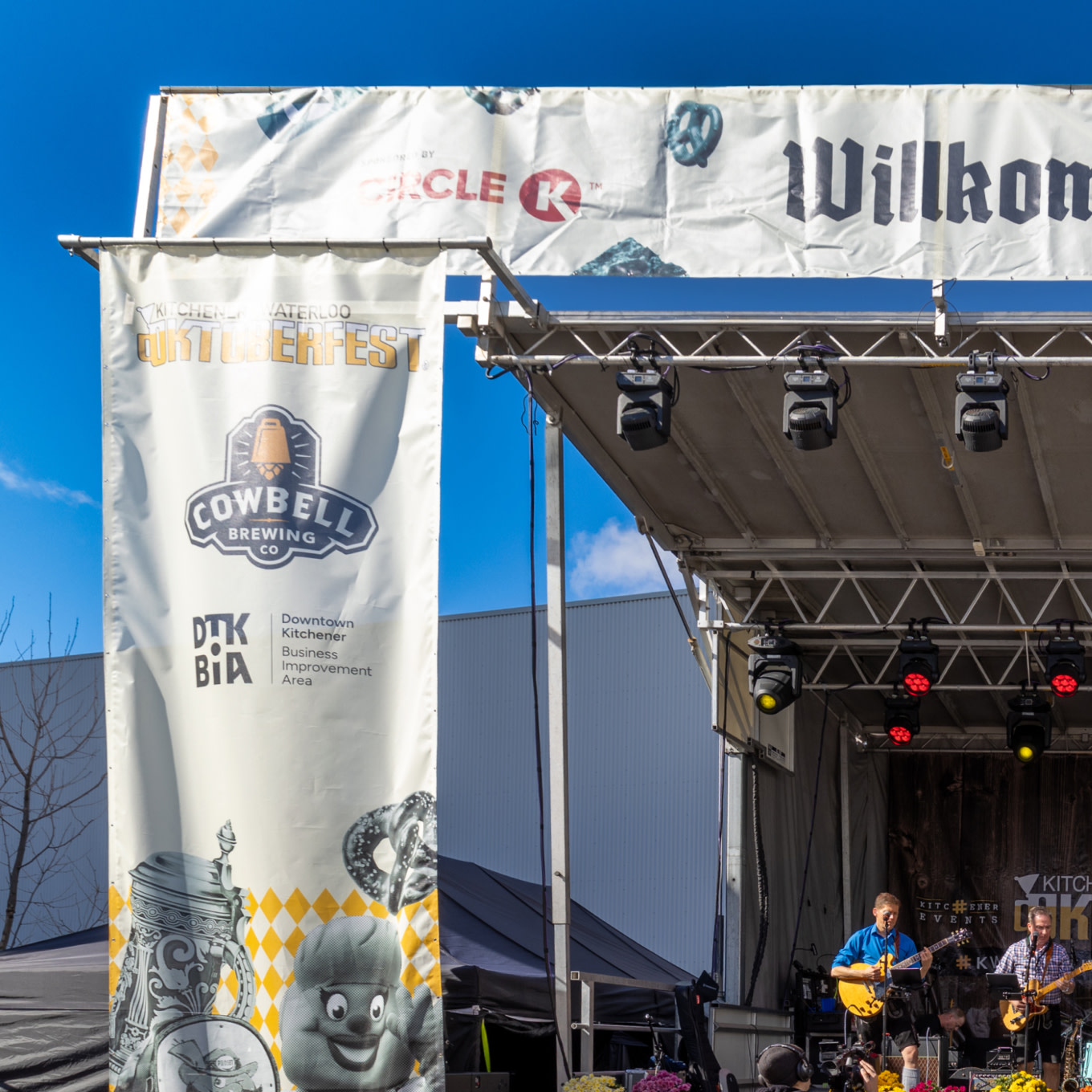 Wilkommen platz stage