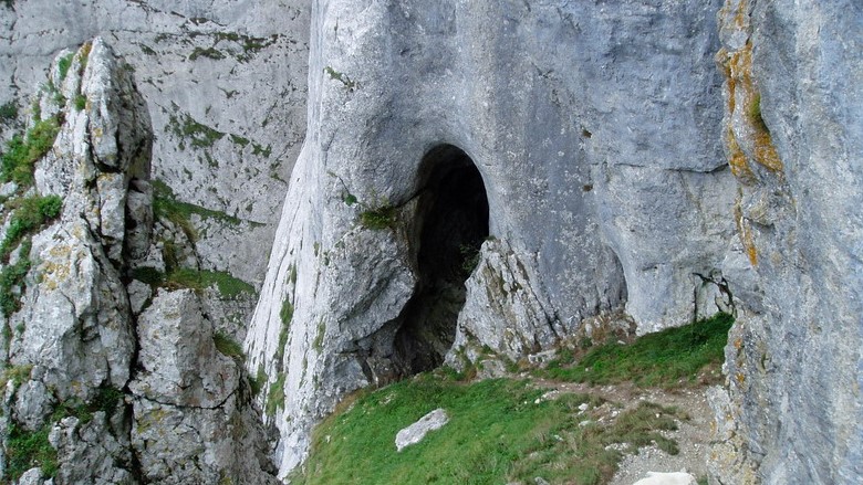 La-cueva-de-mari-en-el-monte-anboto