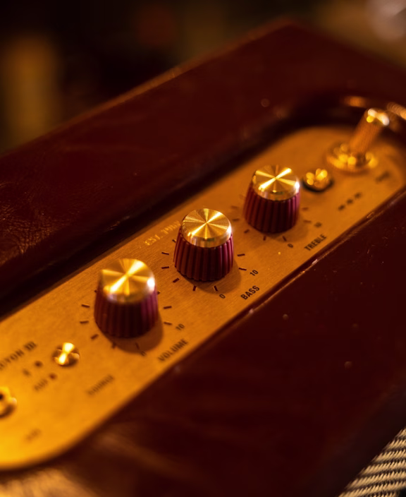 EDITORIALS - AW25 - LAUNCHES: MARSHALL - FEATURE - GRID - ROW2 - COL IMG 2 - IMG