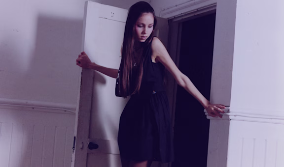 EDITORIALS - AW25 - IN FOCUS:VIVIENNE WESTWOOD - FEATURE - GRID - ROW2 - COL IMG 9 - IMG