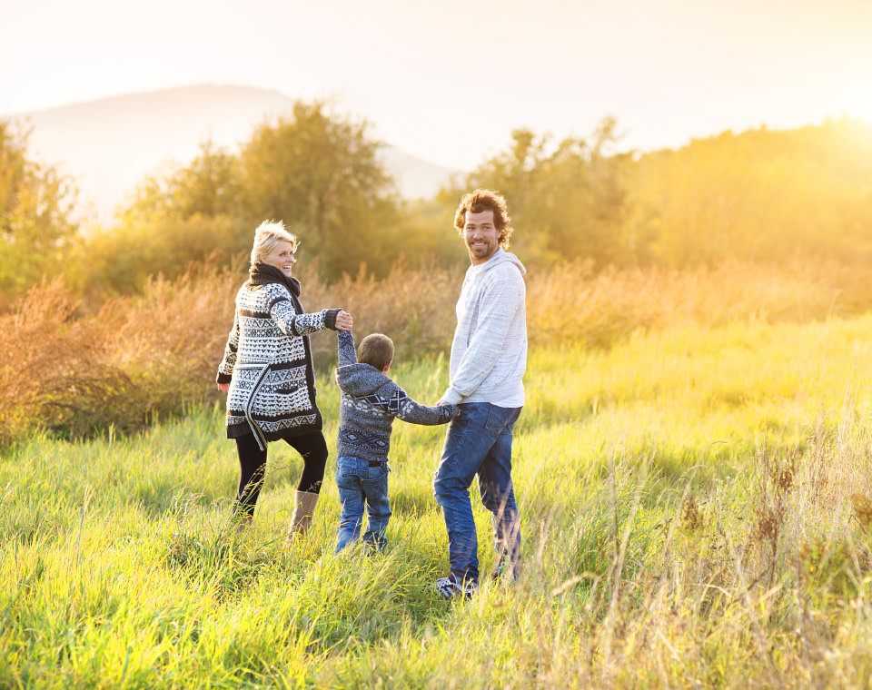 happy-family-walking-in-fields-i-screen