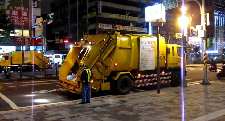 Taipei rubbish truck and worker