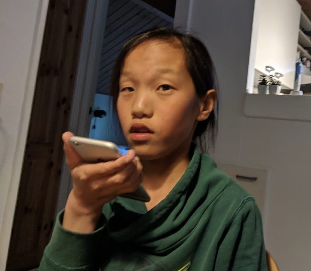 Qi Xuan op de radio