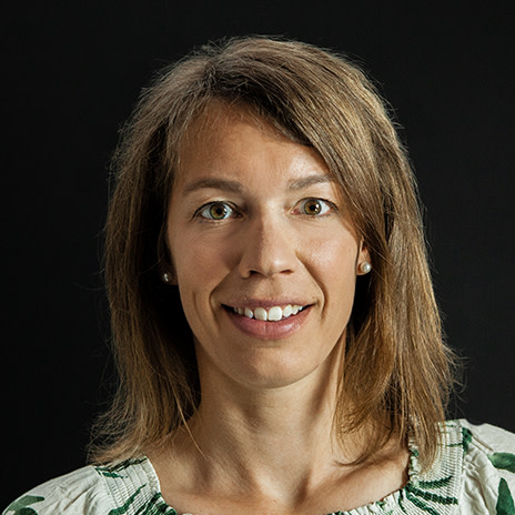 mitarbeiter-jasmin-bayer-portrait