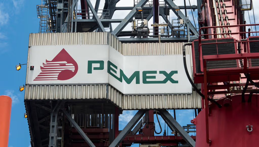 Producción de combustóleo crece más rápido que gasolinas en refinerías de Pemex.
