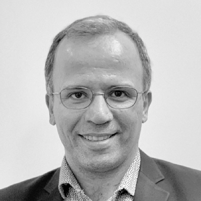 Alireza Sharifi's headshot.