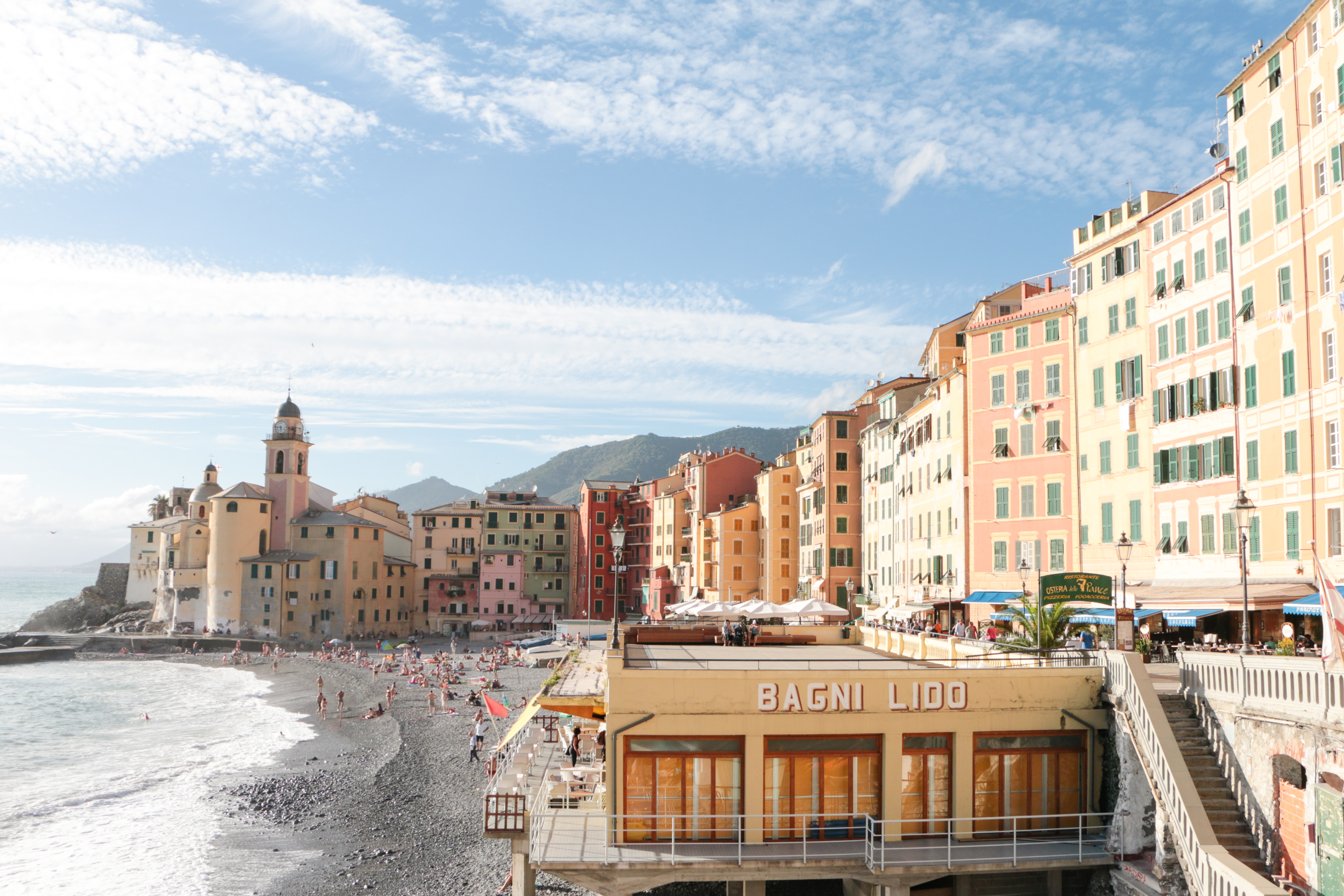 camogli-beach-in-italy t20 ne9REn
