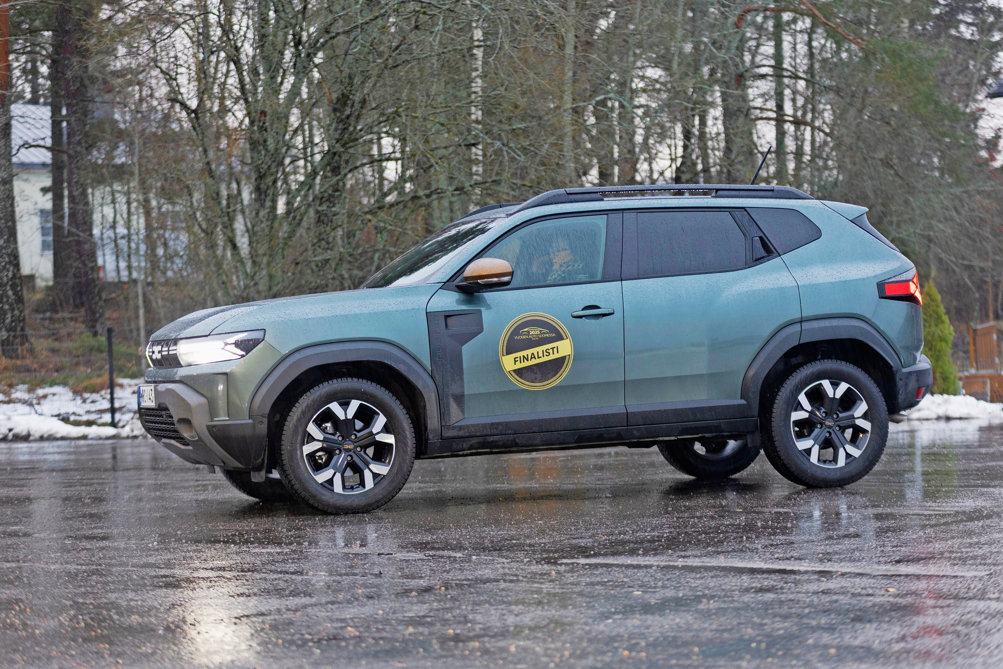 Vuoden auto 2025 – Dacia Duster on Tuulilasin toimituksen valinta