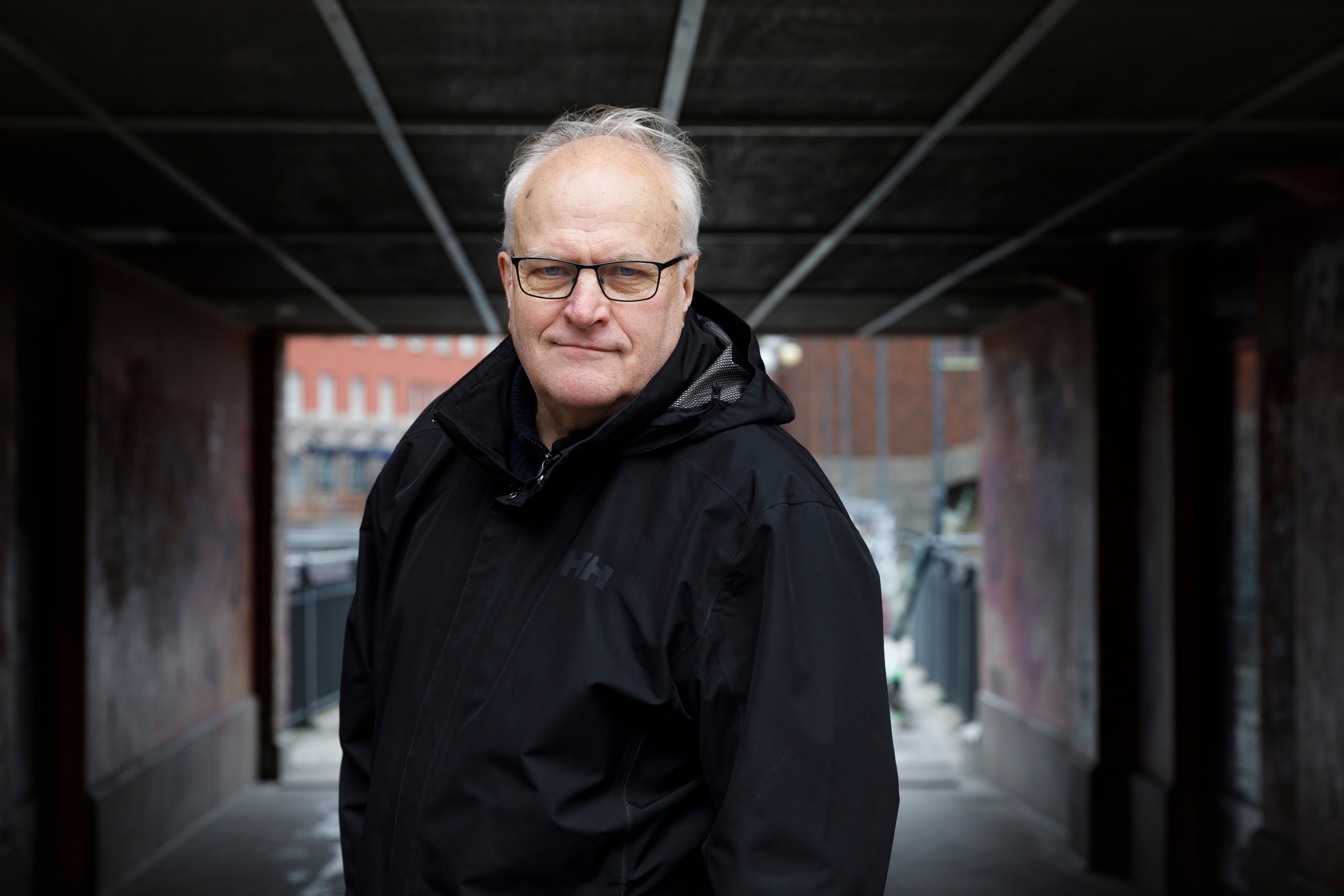 Seppo Jokinen tunnelin suulla.