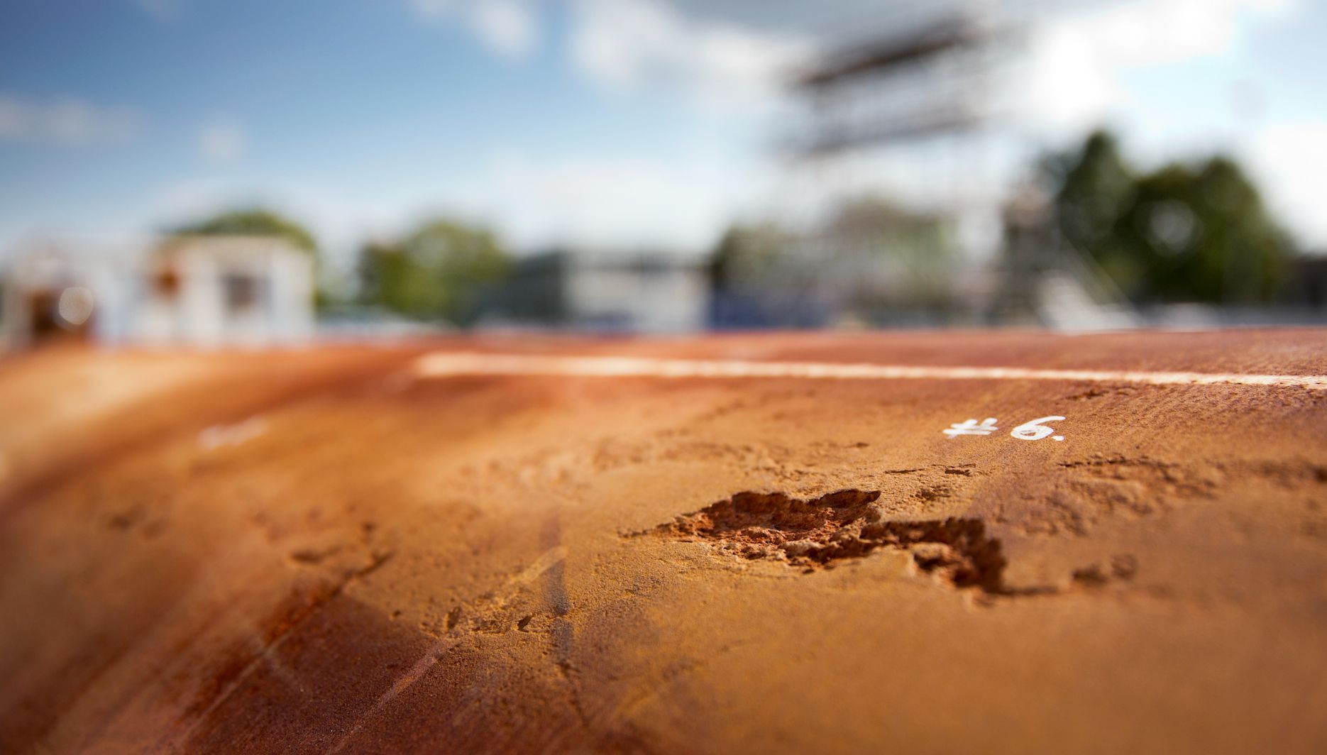 Up-close view of a injurious pipeline feature