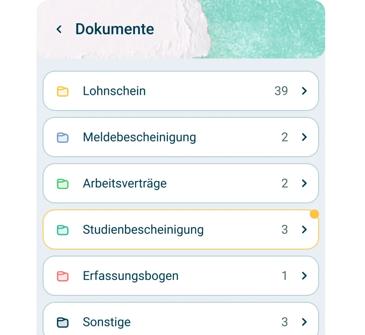 Ein Screenshot einer Dokumentenmanagement-App in deutscher Sprache mit Ordnern mit den Bezeichnungen Lohnschein, Meldebescheinigung, Arbeitsverträge, Studienbescheinigung, Erfassungsbogen und Sonstige, jeweils mit einer entsprechenden Nummer.