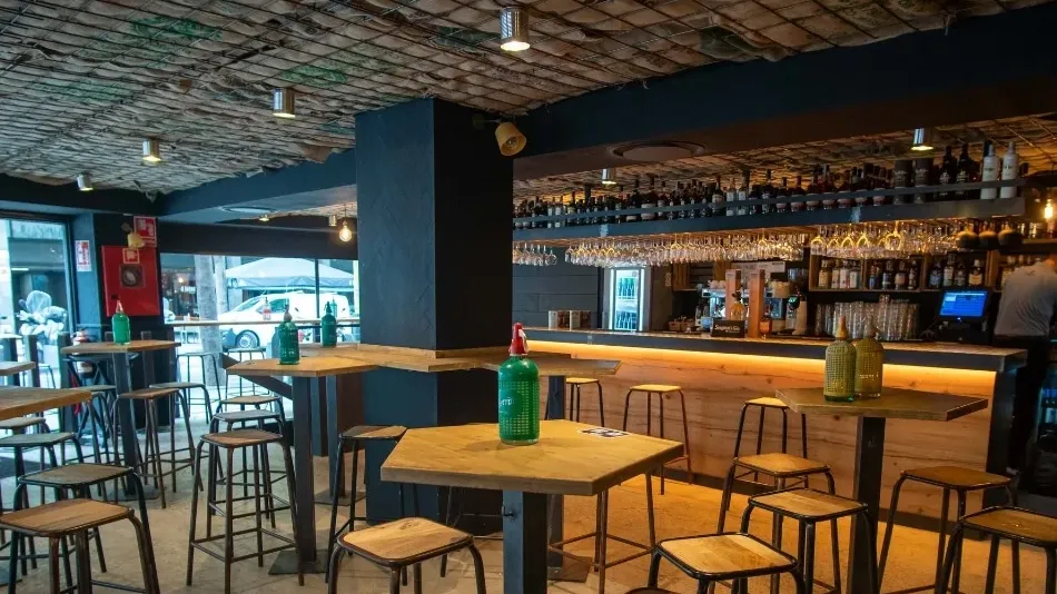 4 Latas Diagonal (Barcelona)