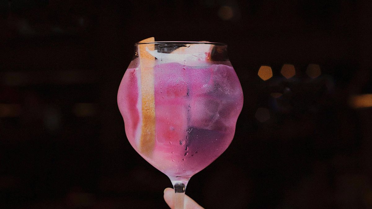 Hibiscus Infusion Recipe For Creating Hibiscus Cocktails At Home_HeroImage_AltText