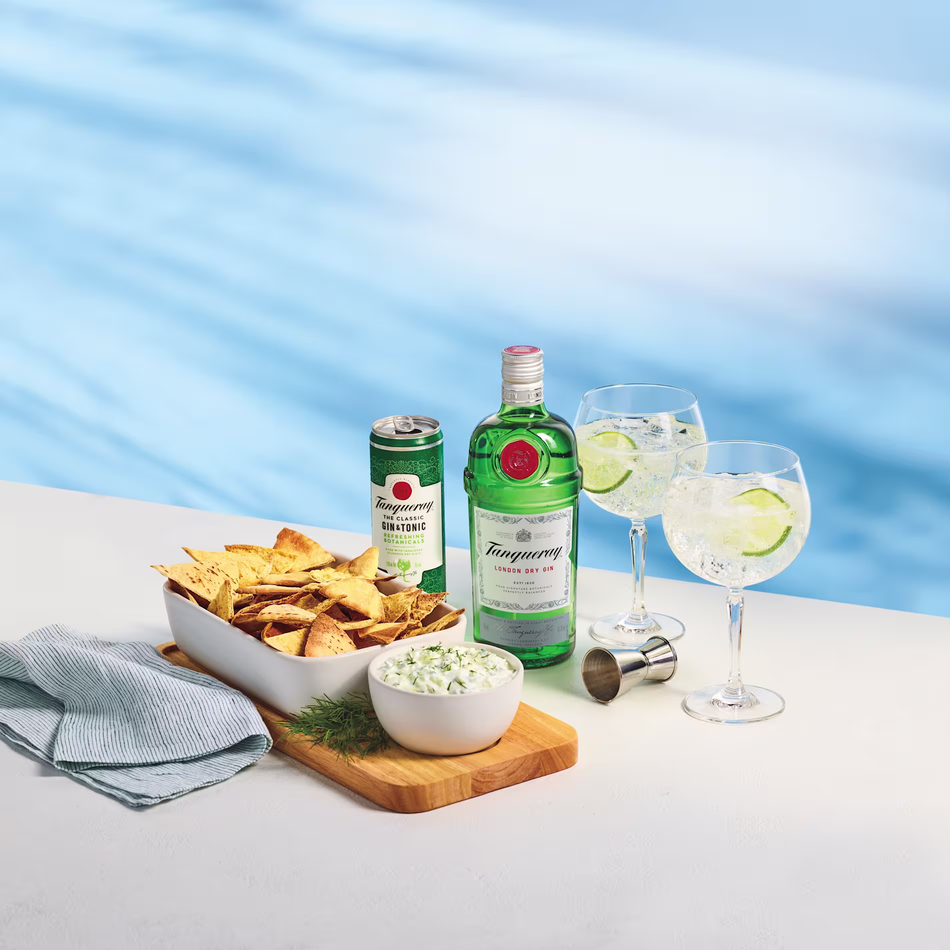 Tanqueray London Dry Gin, 750ml_PrimaryImage4_AltText