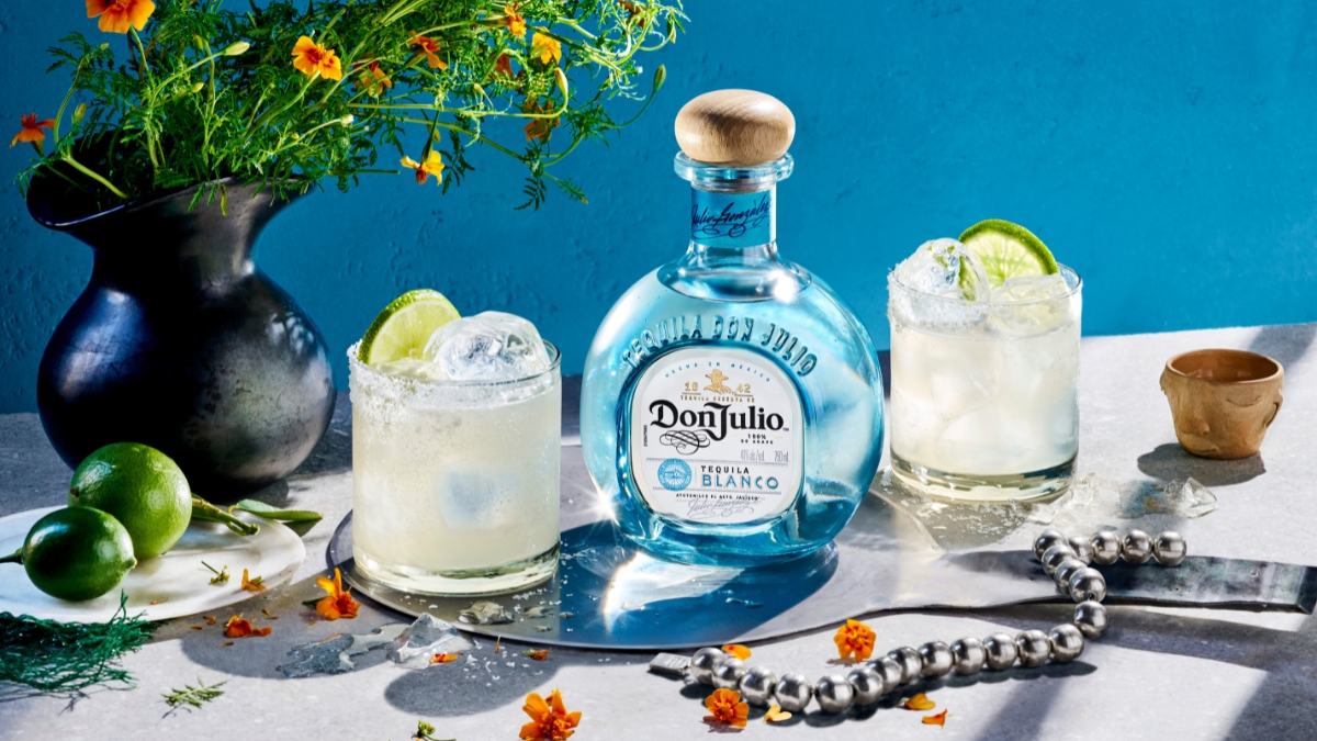 SimplestCoconutWaterCocktails_CucumberCoconutMargarita_AltText