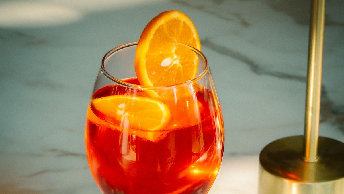 6 Reasons Why Spritz Cocktails Are Coming Up On Summer Menu_HeroImage_AltText