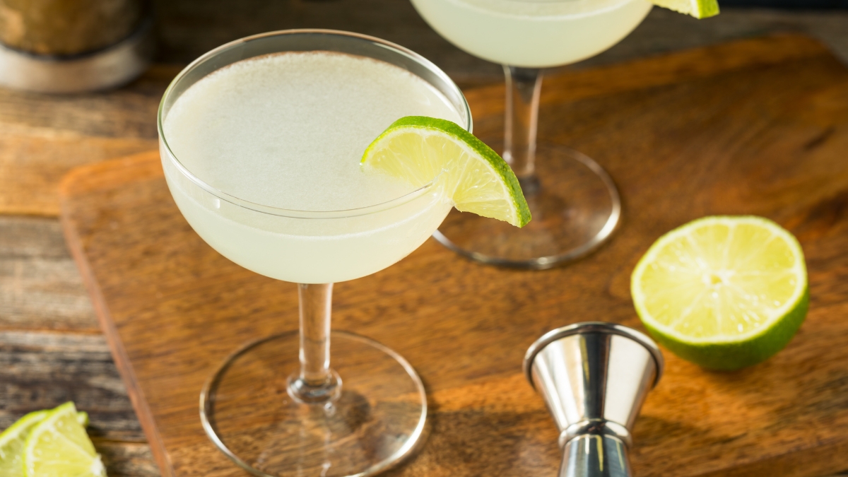 SimplestCoconutWaterCocktails_Caribeño_AltText